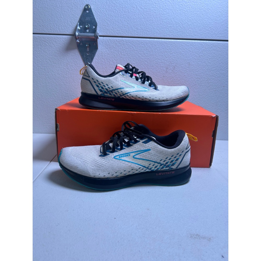Brooks Levitate 5 White Grey Blue Yellow Size 9 #3104